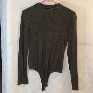 Popular Basics Green Long Sleeve Body Suit Size L